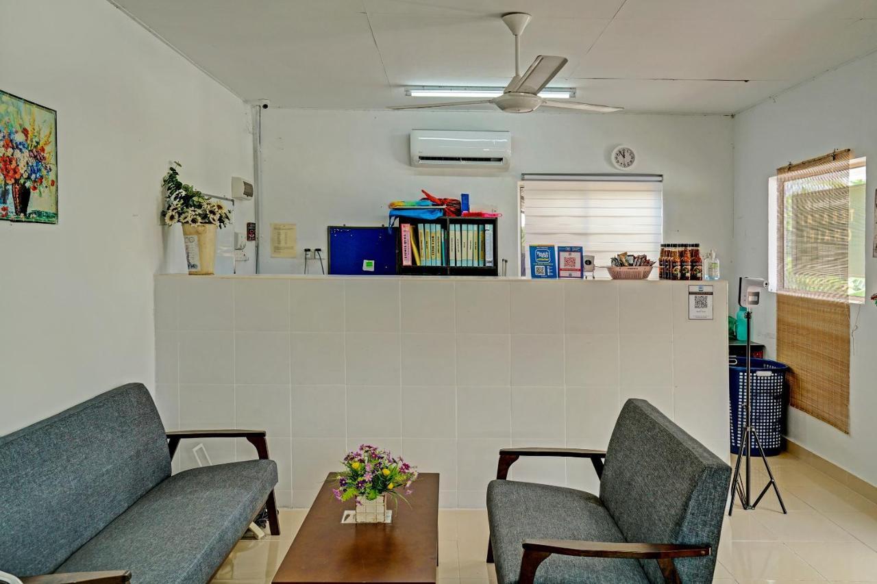 Отель Capital O 90423 Teratai Chalet Kampong Raja Экстерьер фото