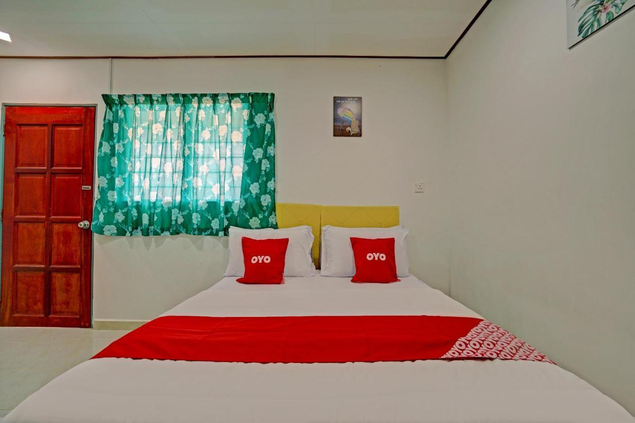 Отель Capital O 90423 Teratai Chalet Kampong Raja Экстерьер фото