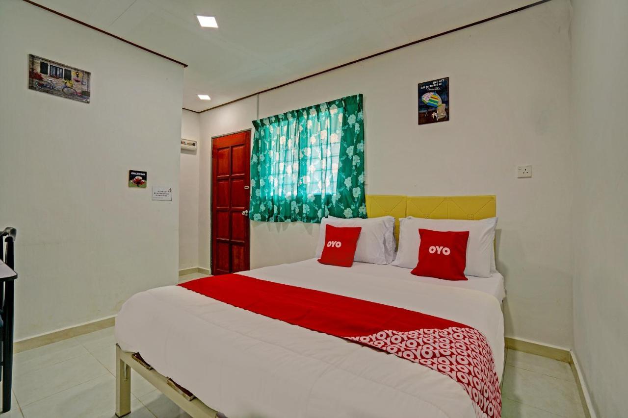 Отель Capital O 90423 Teratai Chalet Kampong Raja Экстерьер фото